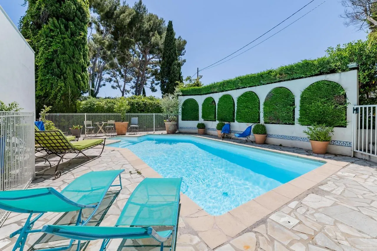 Le Patio Des Mimosas Par Dodo-A-Cassis Bed & Breakfast